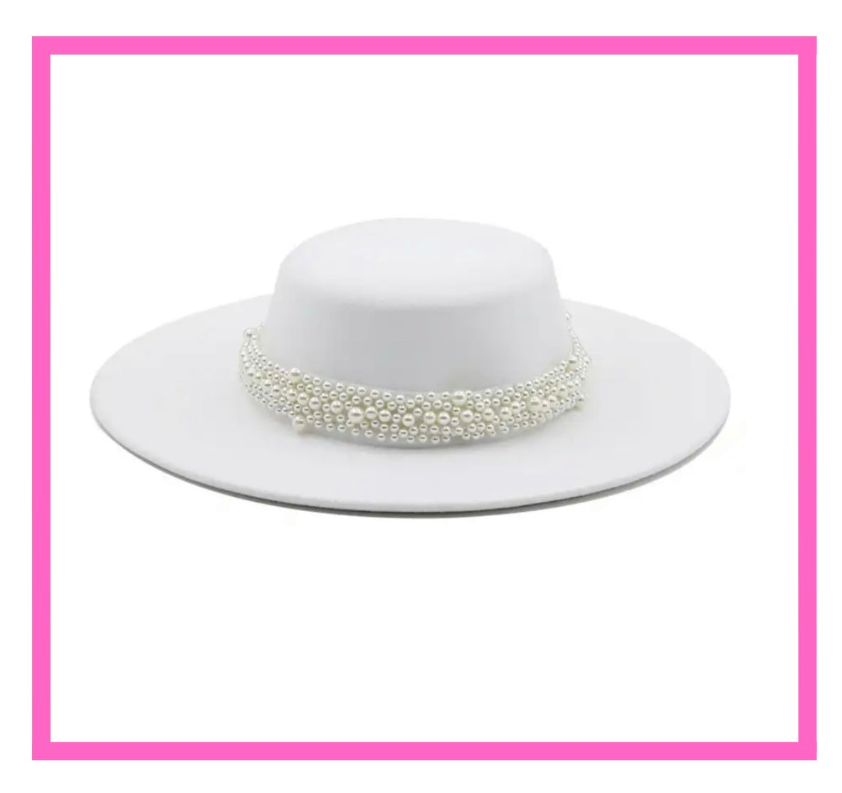 ENTREGA DE 15 A 20 DÍAS HÁBILES. Sombrero tipo gamuza con perlas en distintos tamaños en en centro.