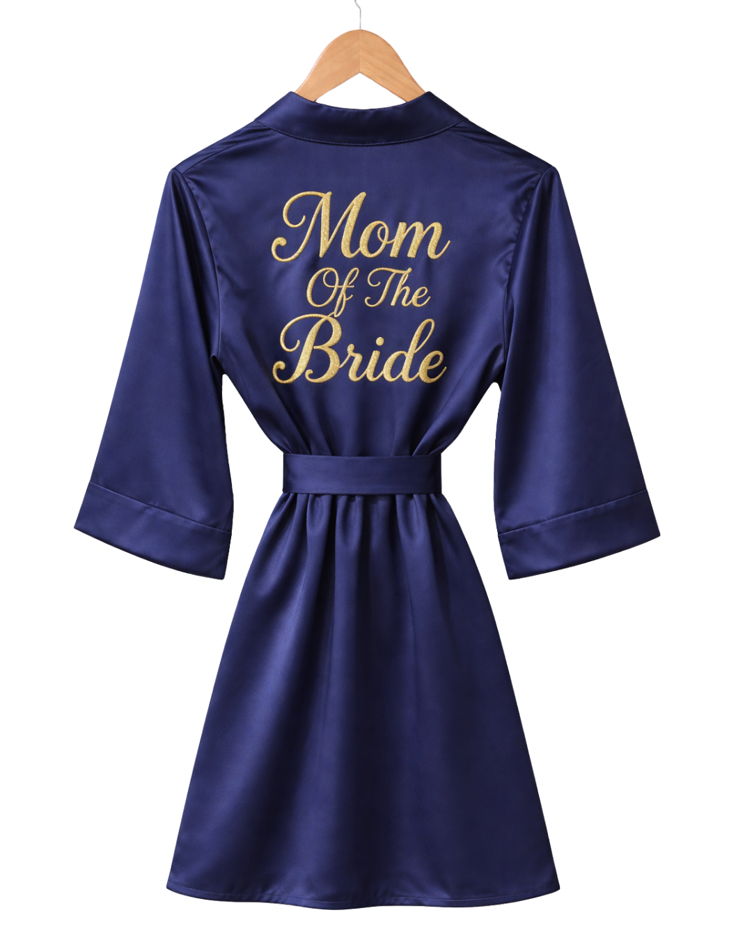 Bata de satín unitalla con frase bordada en la espalda.