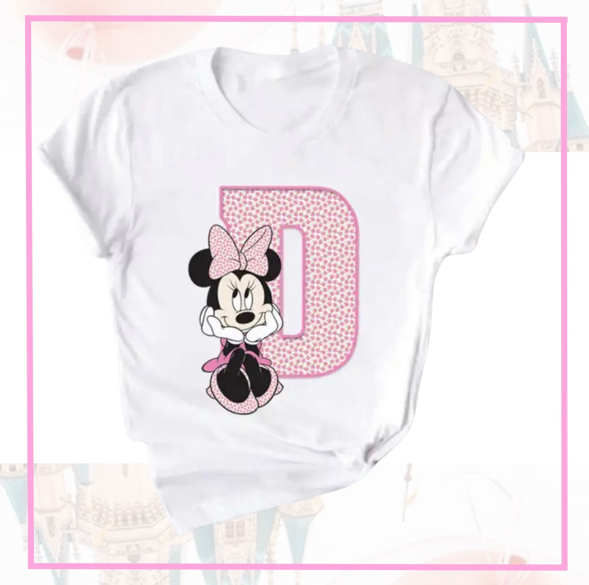 ENTREGA DE 15 A 20 DÍAS HÁBILES Playera blanca con inicial animal print con Minnie Mouse