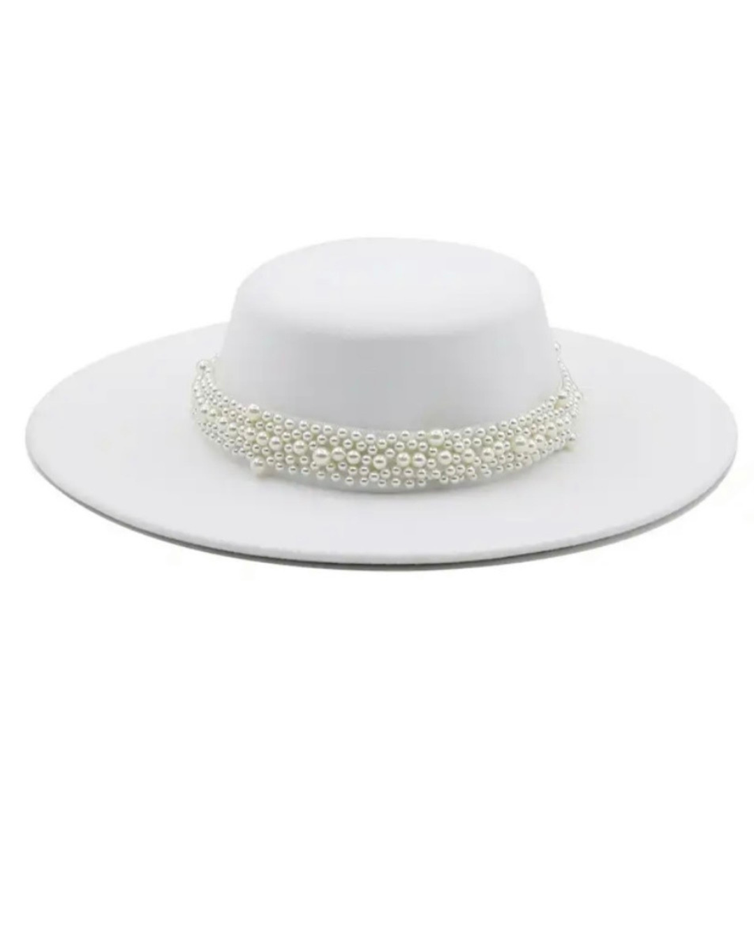 Sombrero con decorado al centro de perlas.                                                      Entrega 15 a 20 días hábiles.
